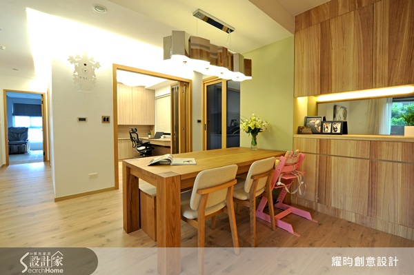 有舒服沙發的客廳固然是與家人、朋友聚會聊天的首選地